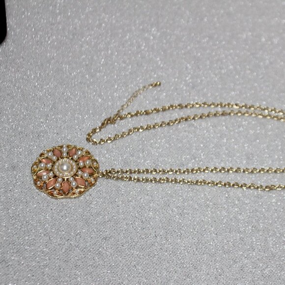 Pearl and Pink Circular Pendant on Golden Chain Necklace - Picture 7 of 9